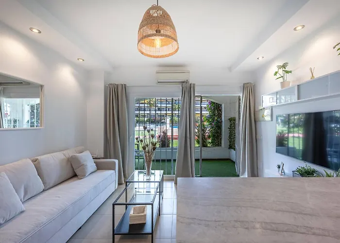 Cozy 1 Bedroom With 2 Pools & Tennis Court Appartamento