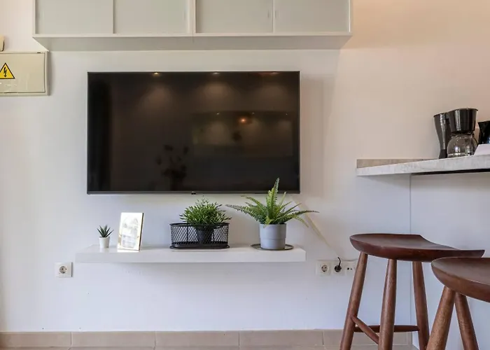 Cozy 1 Bedroom With 2 Pools & Tennis Court