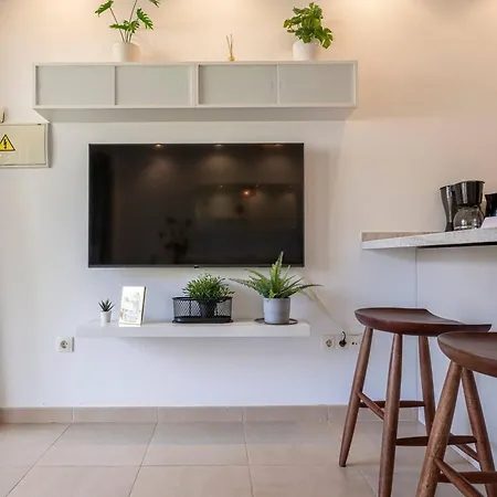 Cozy 1 Bedroom With 2 Pools & Tennis Court