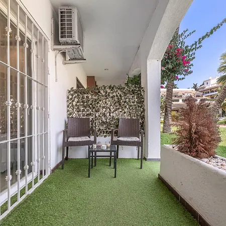Апартаменти Cozy 1 Bedroom With 2 Pools & Tennis Court *