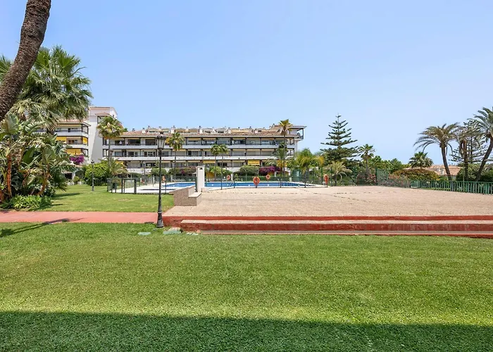 Cozy 1 Bedroom With 2 Pools & Tennis Court 아파트